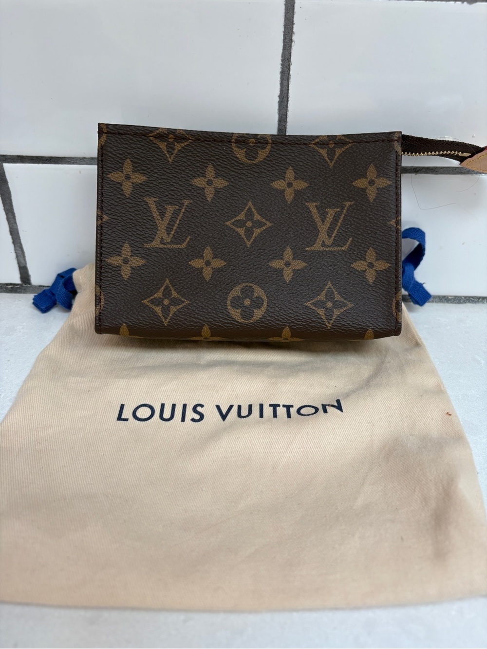 Authentic Louis Vuitton Monogram Toiletry 15
